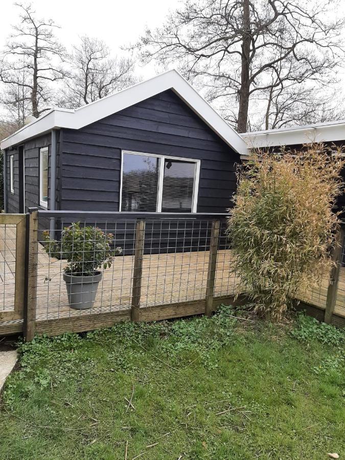 Buiten Huisje aan de Vaart 1 Matsloot Buitenkant foto