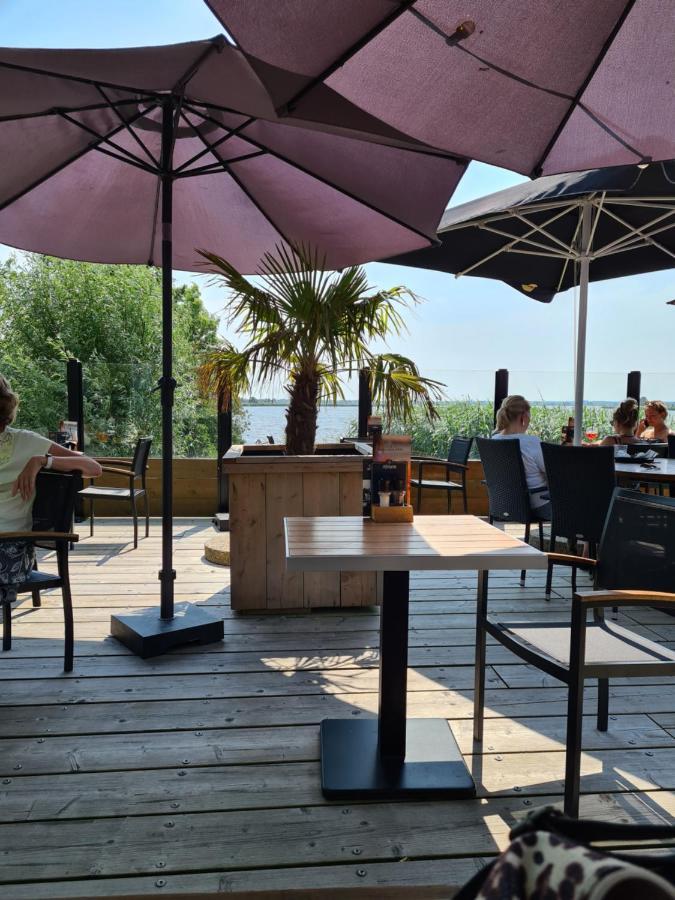 Buiten Huisje aan de Vaart 1 Matsloot Buitenkant foto