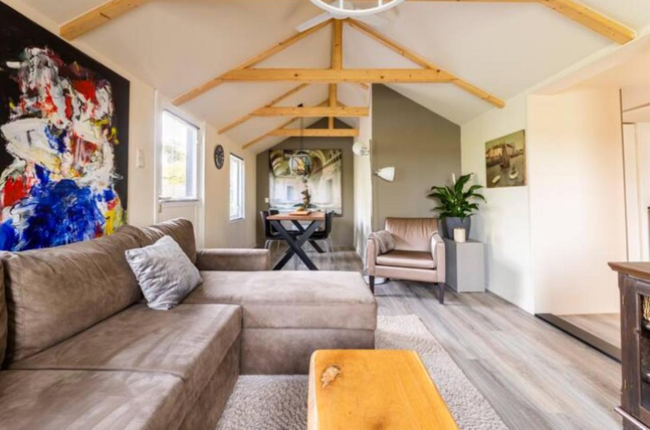 Buiten Huisje aan de Vaart 1 Matsloot Buitenkant foto