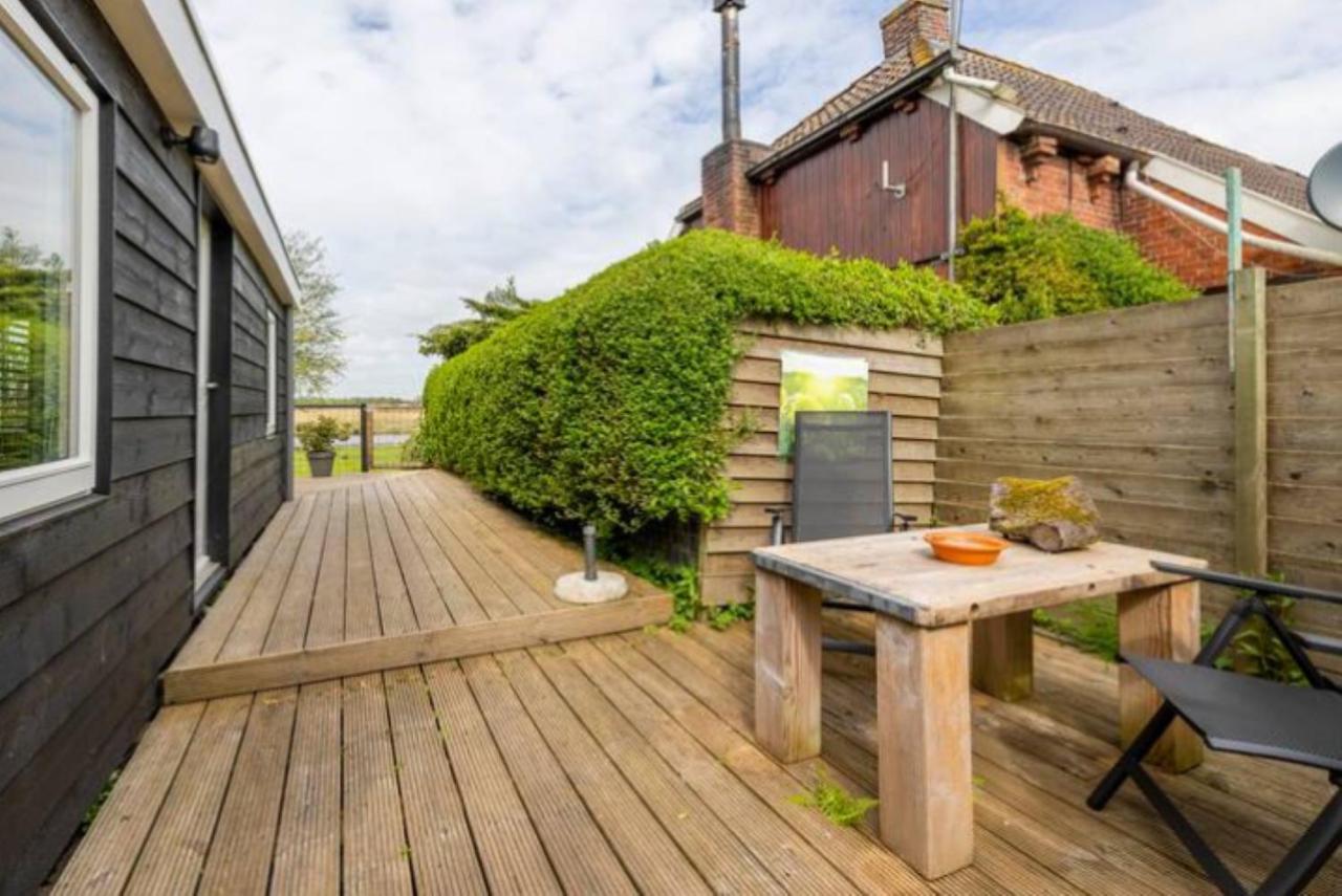 Buiten Huisje aan de Vaart 1 Matsloot Buitenkant foto