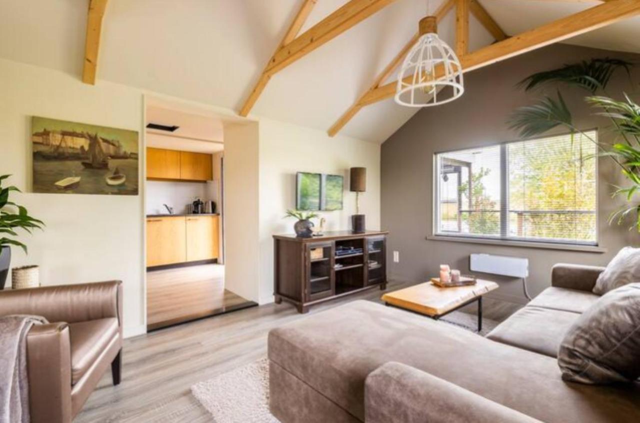 Buiten Huisje aan de Vaart 1 Matsloot Buitenkant foto