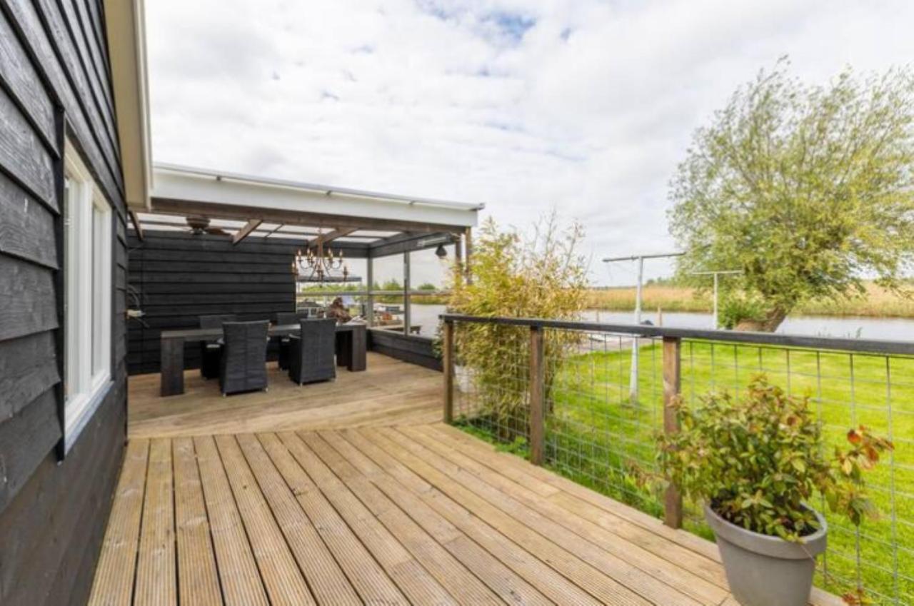 Buiten Huisje aan de Vaart 1 Matsloot Buitenkant foto
