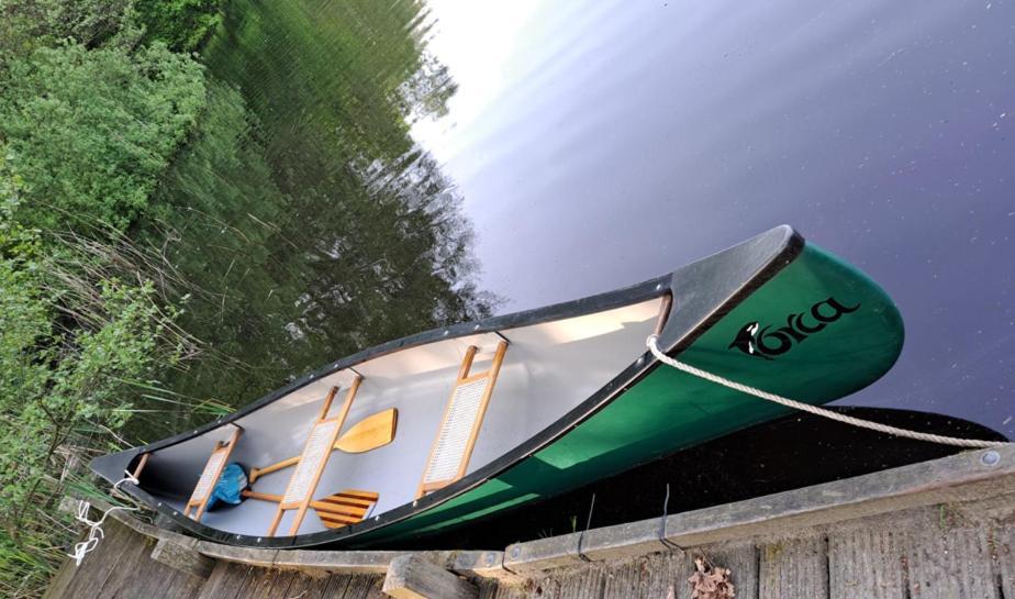 Buiten Huisje aan de Vaart 1 Matsloot Buitenkant foto