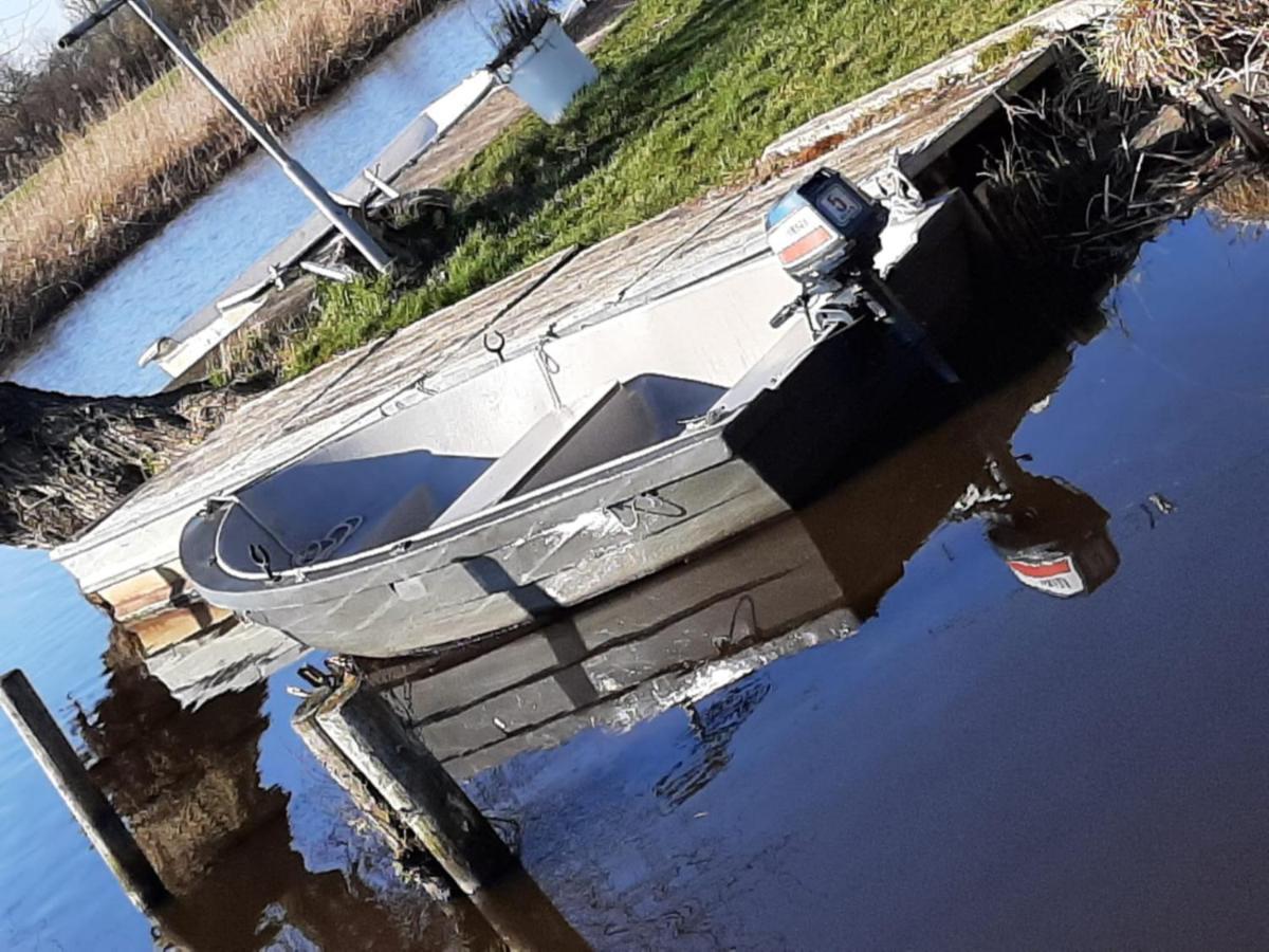 Buiten Huisje aan de Vaart 1 Matsloot Buitenkant foto